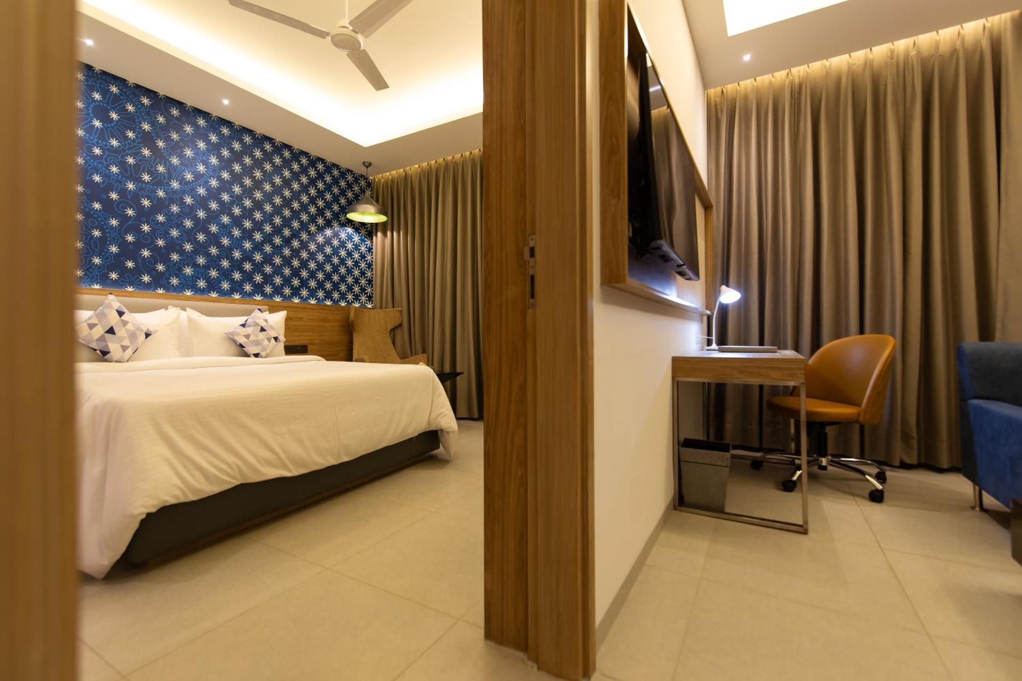Hometel Alambagh Lucknow - A Sarovar Hotel Exterior photo