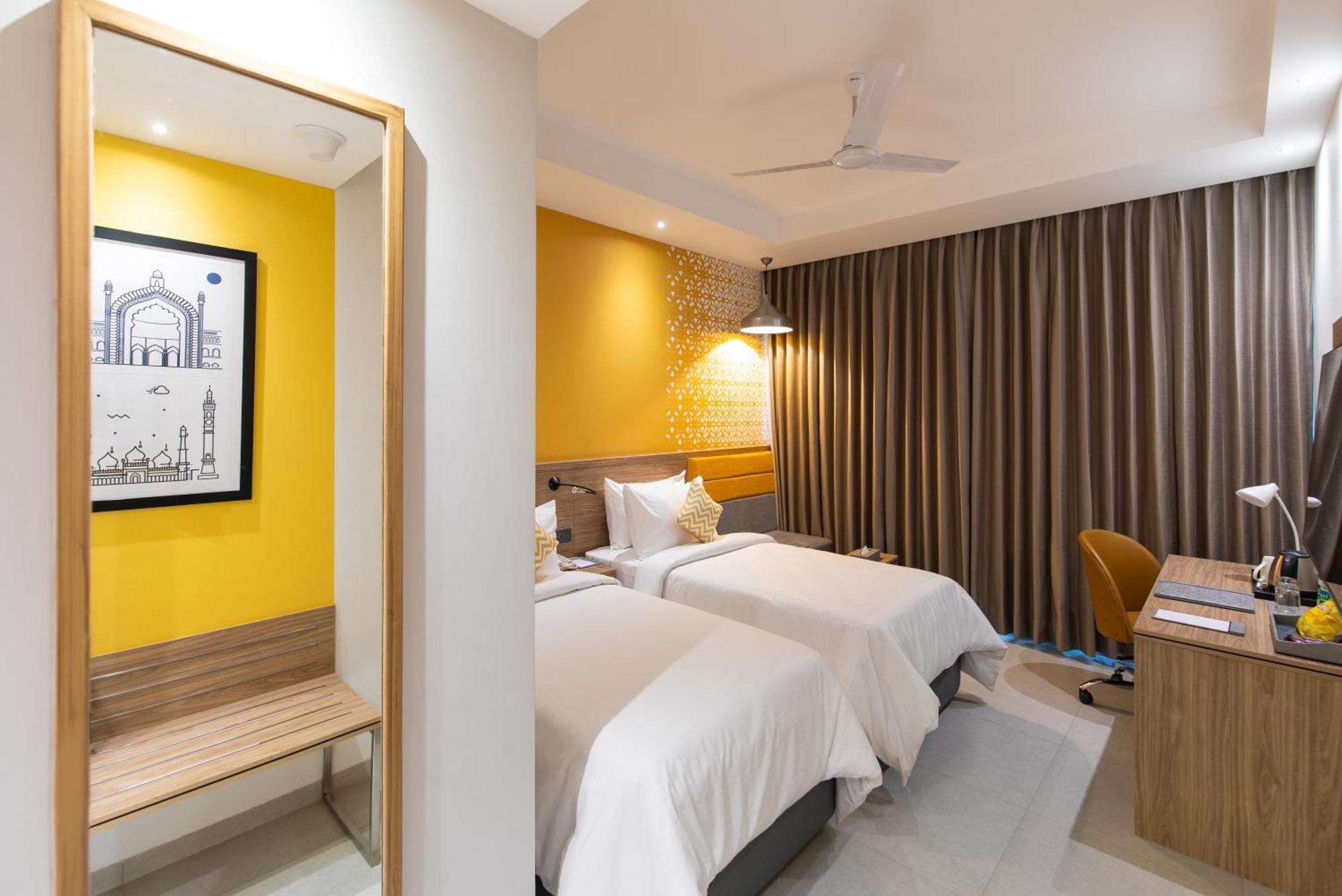 Hometel Alambagh Lucknow - A Sarovar Hotel Exterior photo